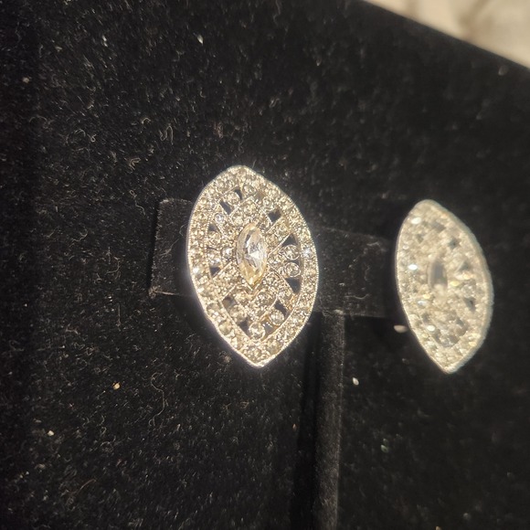 Kenneth Jay Lane Silver Tone Rhinestone Marquise Clip On Statement Earrings - Picture 3 of 13